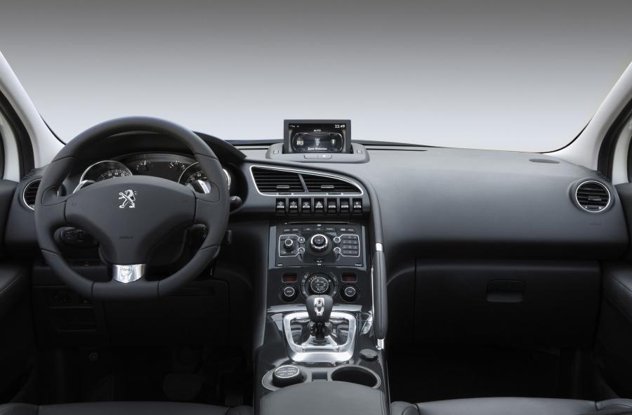  Peugeot 3008 HYbrid4 2010 года  (фото 27 из 35)